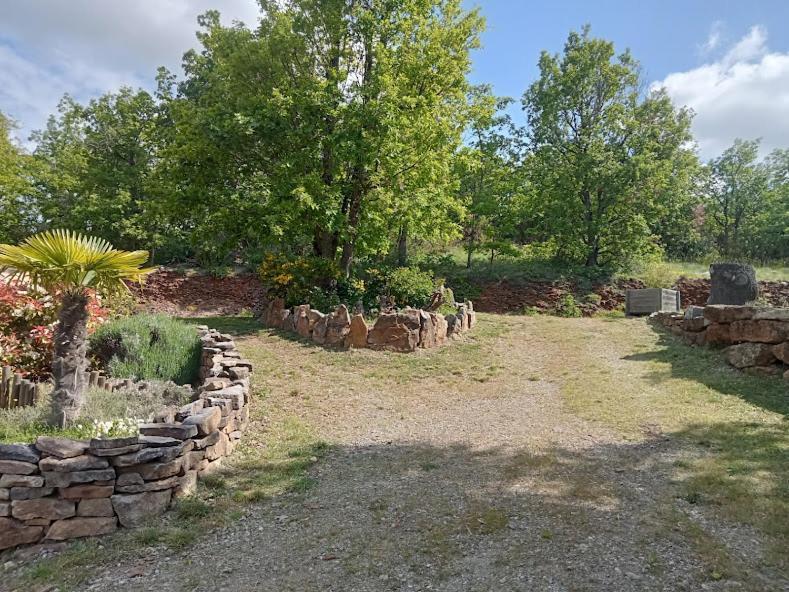 Gite De Cayssie Verrieres  Luaran gambar